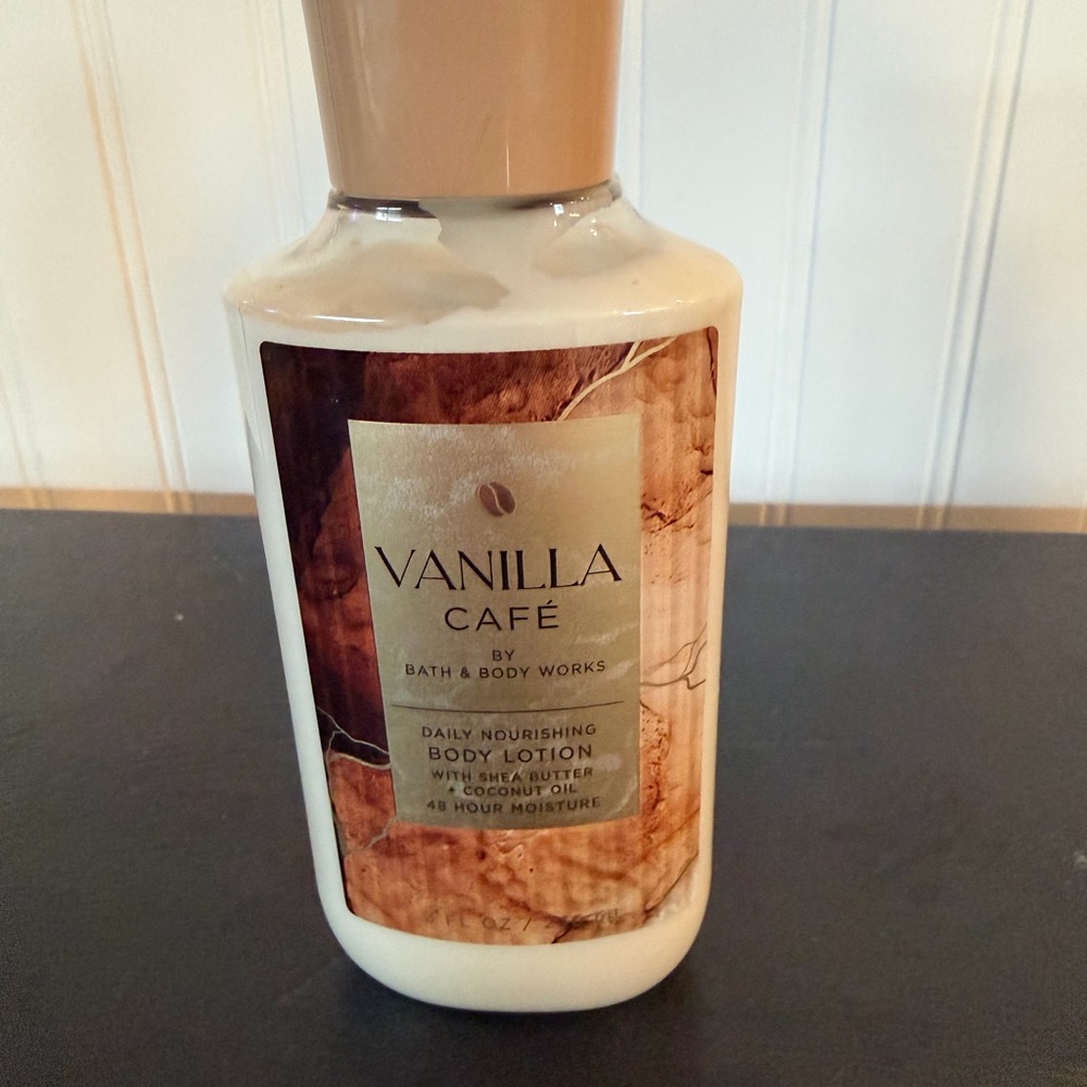 Bath & Body Works Vanilla Café Nourishing Lotion